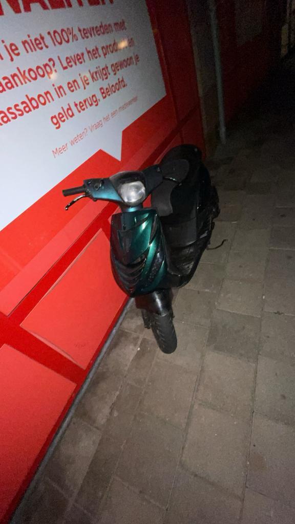 Zip 4t, Fietsen en Brommers, Scooters | Piaggio, Zo goed als nieuw, Zip, Benzine, Ophalen