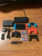 Nintendo Switch OLED + Mario Kart 8 Deluxe & Accessoires, Spelcomputers en Games, Ophalen of Verzenden, Zo goed als nieuw, Overige genres