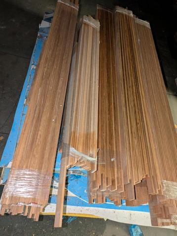 Teak houten deklatten beschikbaar voor biedingen