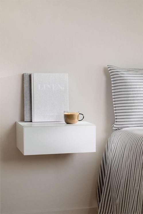 Wandkastje / Nachtkastje - Wit - Sklum Florens, Huis en Inrichting, Slaapkamer | Nachtkastjes, Nieuw, Minder dan 45 cm, Hout, Ophalen of Verzenden
