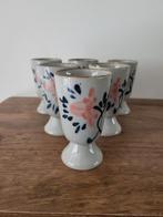 brocante mokken/bekers grijs met blauw en roze opdruk, Ophalen of Verzenden