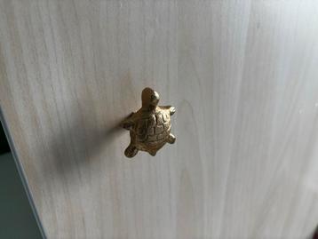 Kast Platsa met schildpadknop