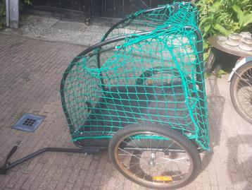 Hondenkar voor de fiets beschikbaar voor biedingen