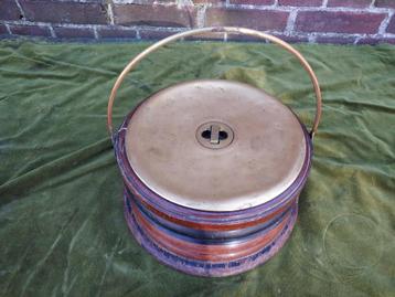 Antieke Biedermeier ronde mahonie voetenstoof. beschikbaar voor biedingen