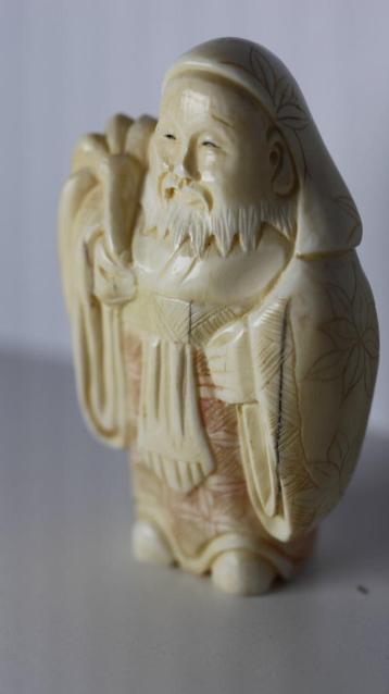Antieke Japanse Netsuke beschikbaar voor biedingen