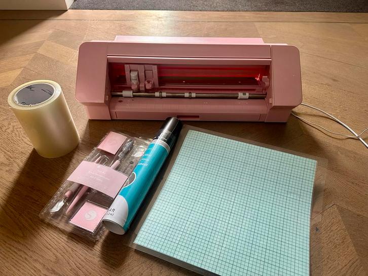 Silhouette Cameo 4 Roze + Toebehoren, Hobby en Vrije tijd, Knutselen, Zo goed als nieuw, Ophalen