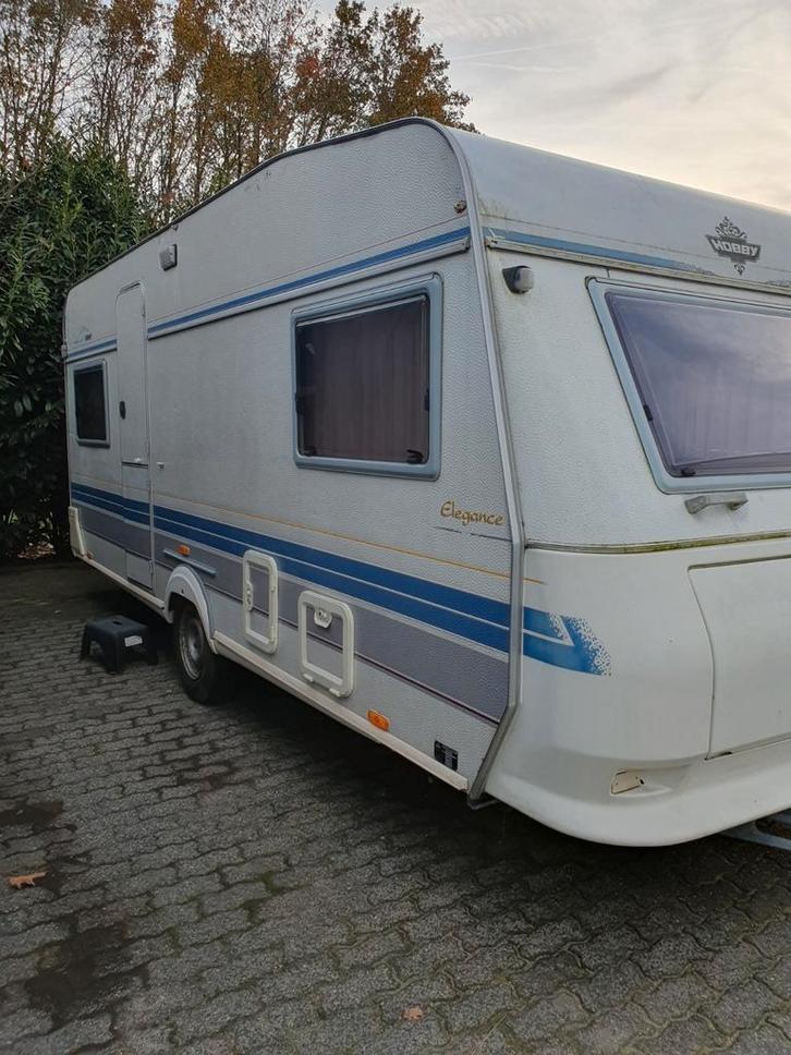 Tekoop hobby elegance  1995 met kenteken en sleutels., Caravans en Kamperen, Caravans, Bedrijf, tot en met 4, 1000 - 1250 kg, Rondzit