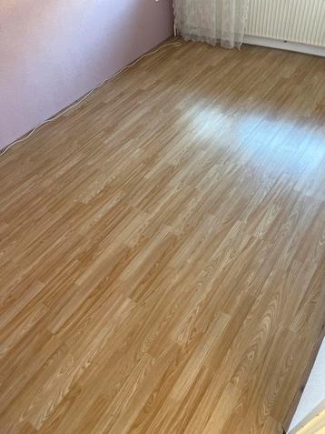 Laminaatvloer - 50m2 (120x20cm) beschikbaar voor biedingen