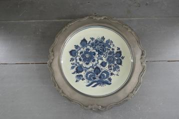 Vintage Distel Delfts Blauw wandbord in tinnen rand beschikbaar voor biedingen