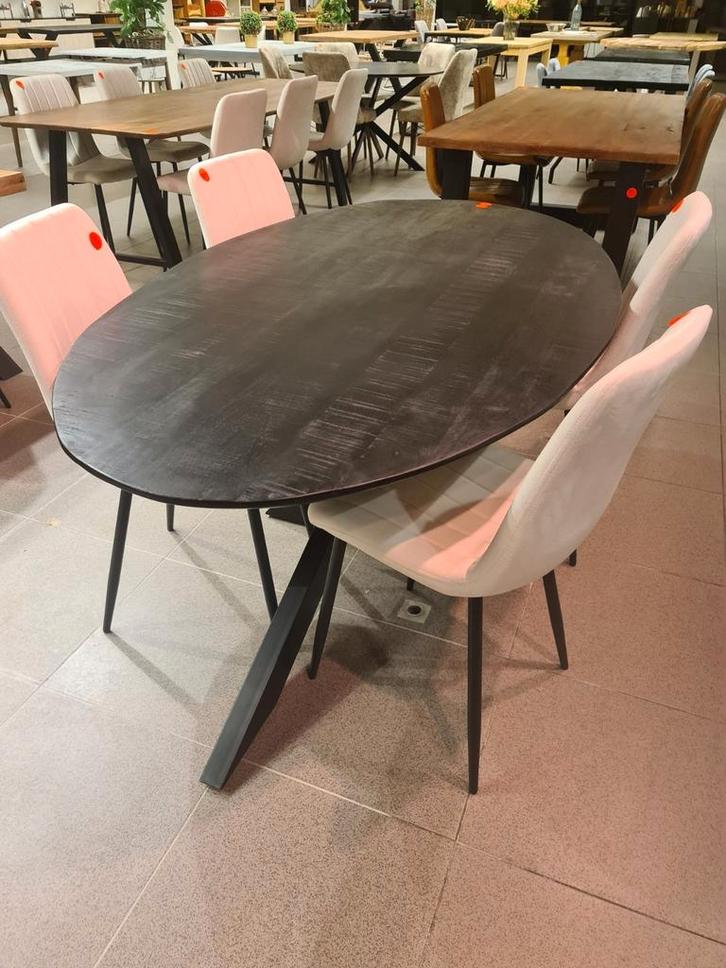 Nieuwe eettafel ovaal 180x90cm zwart mangohout spinpoot €350, Huis en Inrichting, Woonaccessoires | Overige, Nieuw, Ophalen