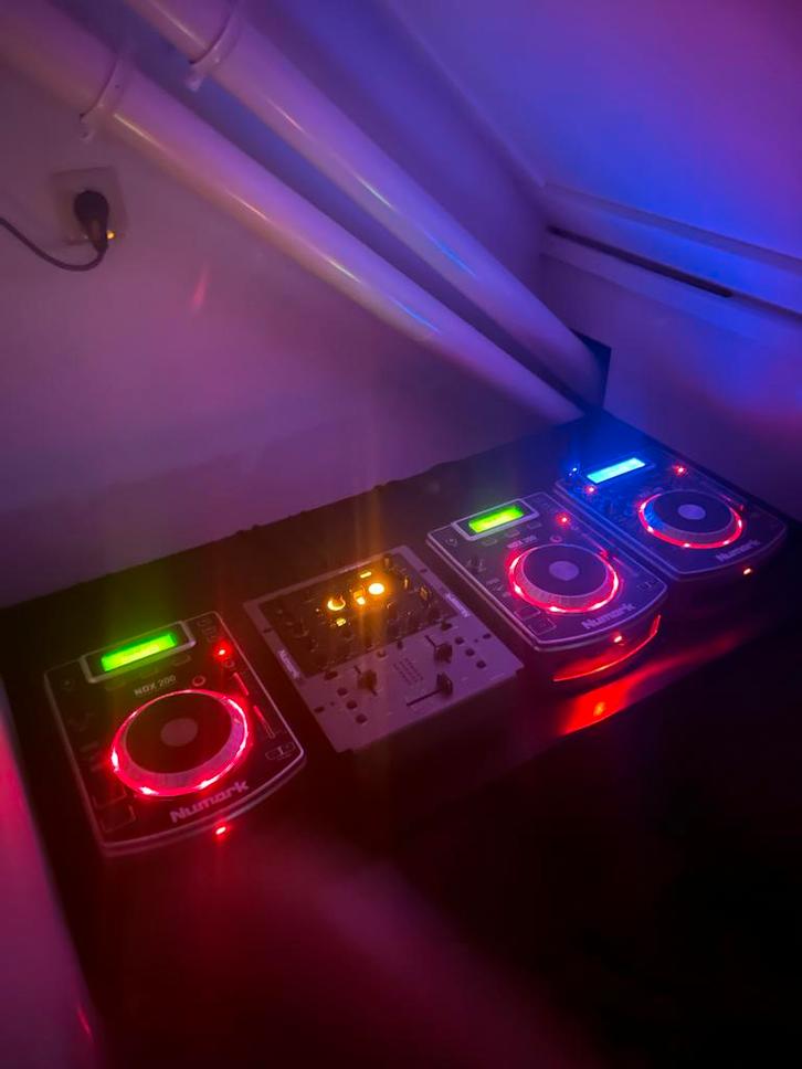 Complete Numark DJ Set - 2 NDX200, 1 NDX400, X6, Muziek en Instrumenten, Dj-sets en Draaitafels, Gebruikt, Dj-set, Numark, Ophalen of Verzenden