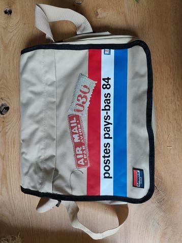 Leuke post schouder tas beschikbaar voor biedingen