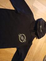 Zwarte hoodie met stoere opdruk in geel, maat 146 /152, Jongen of Meisje, Trui of Vest, Hoodie, Ophalen of Verzenden