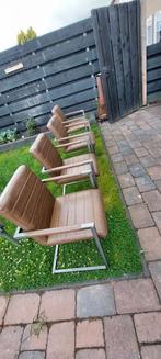Vier eetkamerstoelen (gebruikt) mag weg voor een krat bier., Ophalen, Gebruikt, Bruin, Rustiek