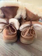 1x gedragen originele Ugg Minj Baley Bow II mt 38, Kleding | Dames, Schoenen, UGG, Bruin, Lage of Enkellaarzen, Nieuw