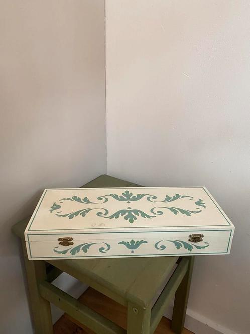 Handbeschilderde houten opbergdoos – uniek decoratief item, Huis en Inrichting, Woonaccessoires | Wanddecoraties, Verzenden