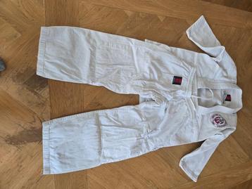 Judo pak Essimo maat 140 beschikbaar voor biedingen