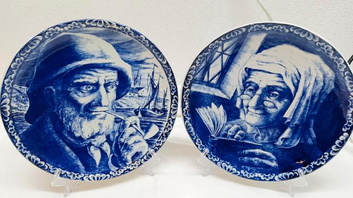 2x Royal Boch Delft borden – zeeman & lezende dame, Antiek en Kunst, Antiek | Wandborden en Tegels, Ophalen of Verzenden