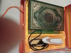 Koran met leespen, oortelefoon en oplader, Ophalen of Verzenden