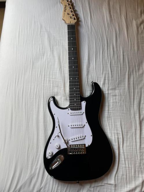 Linkshandige S-model startersset, Muziek en Instrumenten, Snaarinstrumenten | Gitaren | Elektrisch, Zo goed als nieuw, Solid body