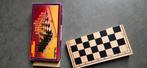 Inklapbaar schaakbord met stenen en doos !, Ophalen of Verzenden, Minder dan 500 stukjes, Gebruikt, Schaken