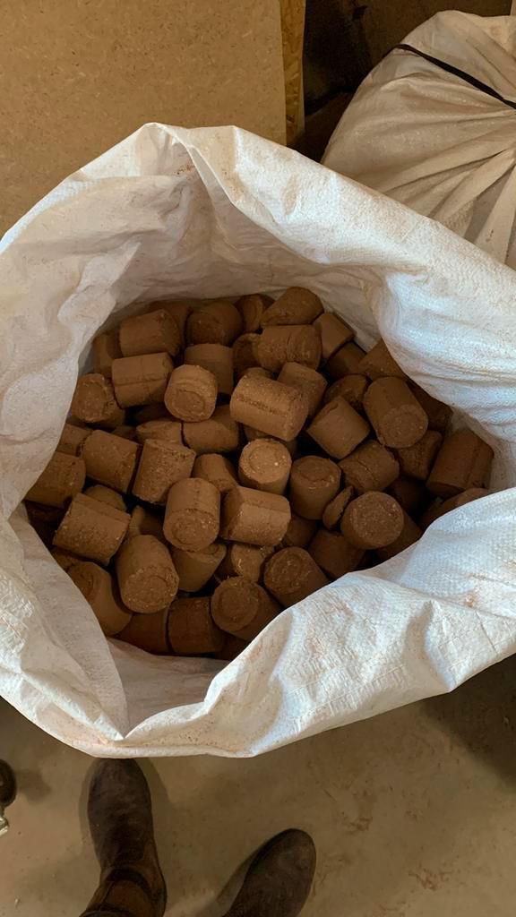 Mahonie Briketten - Houtbriketten, Tuin en Terras, Haardhout, Blokken, Overige houtsoorten, Minder dan 3 m³, Ophalen