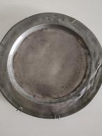 Oude Tinnen Schotel met Merken, Ophalen of Verzenden
