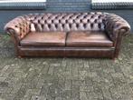 Ruime Originele Chesterfield drie zit bank bruin leer, Ophalen of Verzenden, Gebruikt, Leer, 125 cm of meer