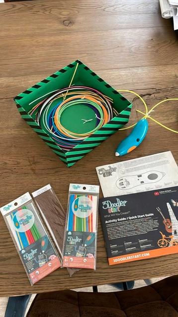 3D Doodler pen en vullingen  beschikbaar voor biedingen