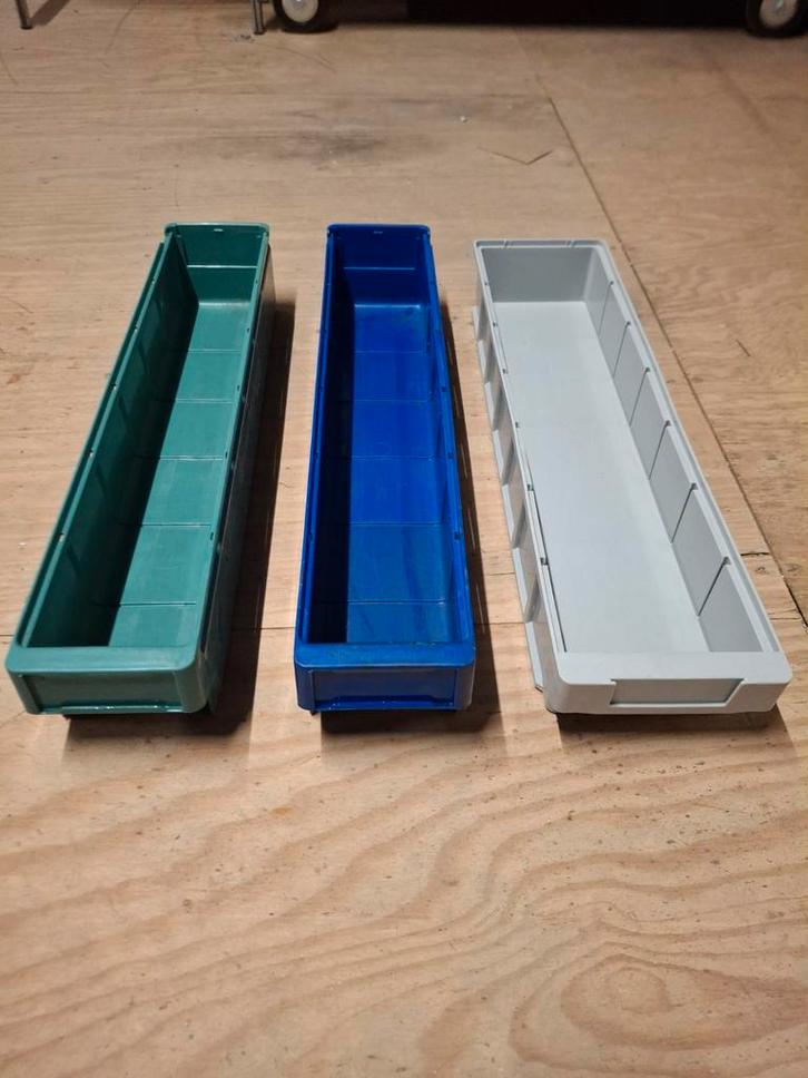 Stellingbakken/Opbergbakken met tussenschotten - 280 stuks, Zakelijke goederen, Kantoor en Winkelinrichting | Magazijn, Stelling en Opslag