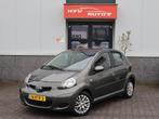 Toyota Aygo 1.0-12V Aspiration Green airco LM carplay org NL, Voorwielaandrijving, Gebruikt, 4 stoelen, Alcantara
