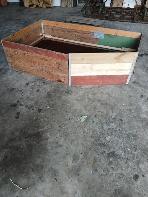 Degelijke werpkist groot met geïsoleerde bodem., Dieren en Toebehoren, Hondenhokken, Gebruikt, 110 cm of meer, Ophalen