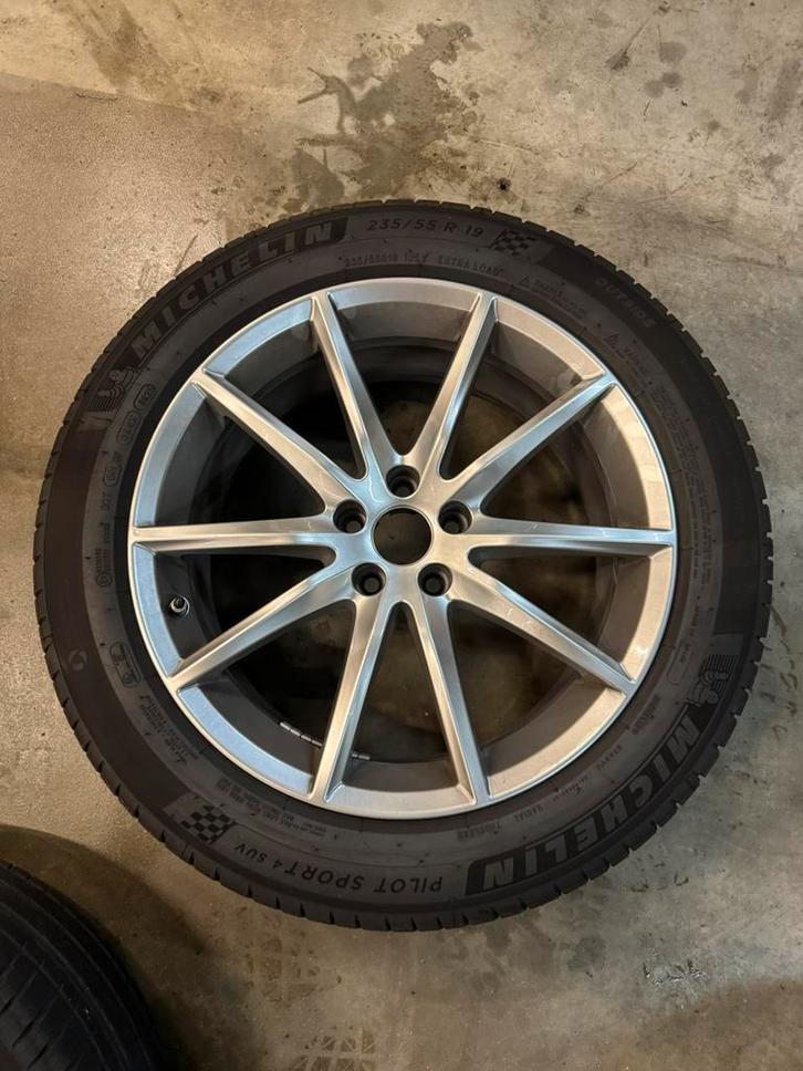 Alfa Romeo Stelvio velgen 19 inch nieuwe Michelin banden, Auto-onderdelen, Banden en Velgen, Banden en Velgen, Zomerbanden, 19 inch