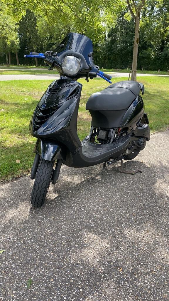 !WAARDEPEILING! Piaggio zip 4t 50cc, Fietsen en Brommers, Scooters | Piaggio, Gebruikt, Zip, Maximaal 45 km/u, Benzine, Ophalen
