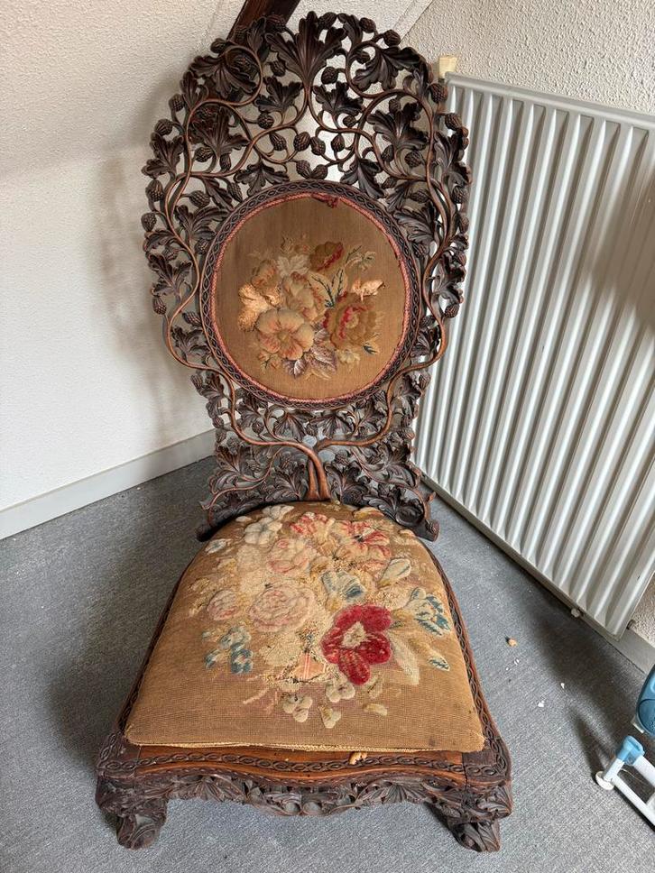 Antieke Teakhouten Stoel - Breistoel Handgesneden 1880 1880, Antiek en Kunst, Antiek | Meubels | Stoelen en Banken, Ophalen of Verzenden
