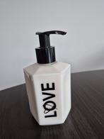 Body lotion Victoria's Secret Love. Nieuw!, Ophalen of Verzenden, Nieuw, Bodylotion, Crème of Olie