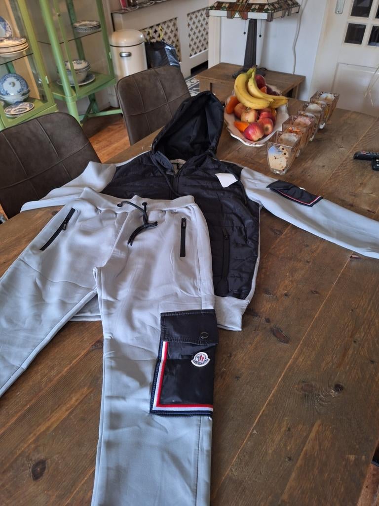 Moncler traningspak. S /176, Ophalen of Verzenden, Nieuw, Maat 46 (S) of kleiner
