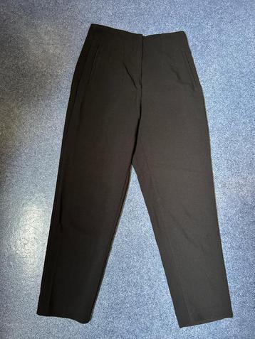 Zara Zwarte pantalon toelopende pijp mt M  beschikbaar voor biedingen