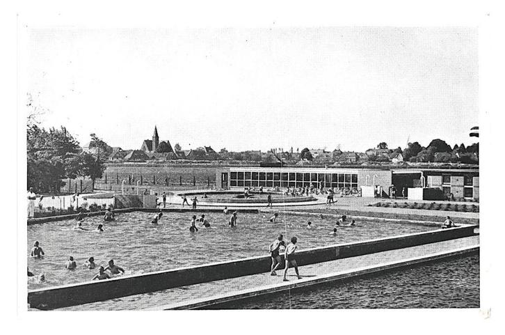 977158 Ommen Ov 1962 Zwembad Olde Veste .gelopen met zegel, Verzamelen, Ansichtkaarten | Nederland, Ongelopen, Overijssel, 1960 tot 1980