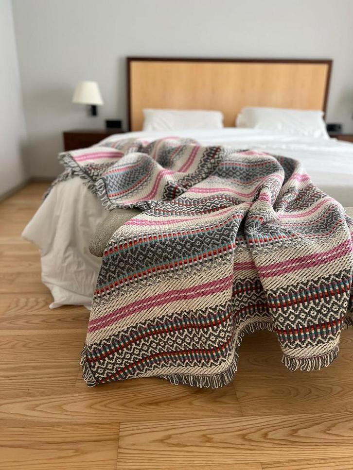 Roze deken met franjes Hippy Chic NEW 200 x 140 cm nieuw, Huis en Inrichting, Woonaccessoires | Plaids en Woondekens, Nieuw, Ophalen of Verzenden