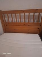 Ikea Houten Eenpersoonsbed met Matras, Huis en Inrichting, Gebruikt, 90 cm, Eenpersoons, Bruin