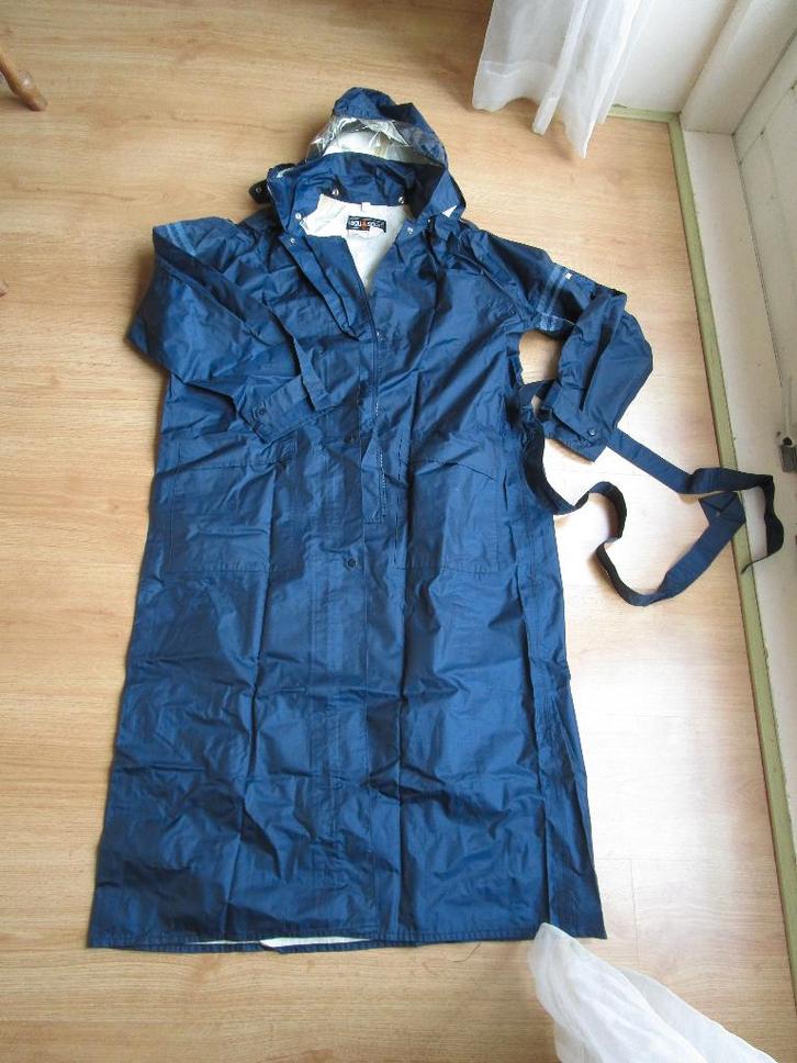 AGU Sport lange regenjas, voering 100% rubber, Fietsen en Brommers, Fietsaccessoires | Fietskleding, Gebruikt, Bovenkleding, L