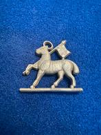 Britse/Engelse WW2 (West-Surrey) Plastic Economy Cap Badge, Verzamelen, Ophalen of Verzenden, Landmacht, Engeland, Embleem of Badge