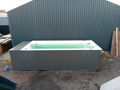 Infinitas grote zwemspa ‼️meest luxe zwemspa💦🏊‍♀️, Tuin en Terras, Bubbelbaden en Hottubs, Zo goed als nieuw, Vast, Filter, Ophalen of Verzenden