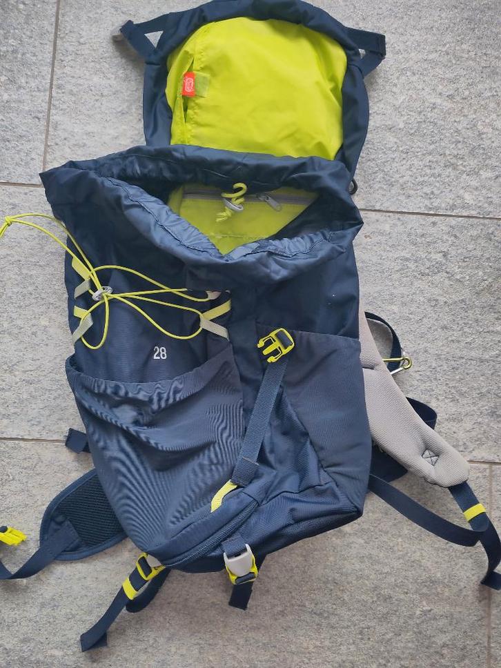 Kinderrugzak Decathlon Quechua MH500 28 liter, Sport en Fitness, Bergsport en Wandelen, Zo goed als nieuw, Rugzak, Ophalen of Verzenden