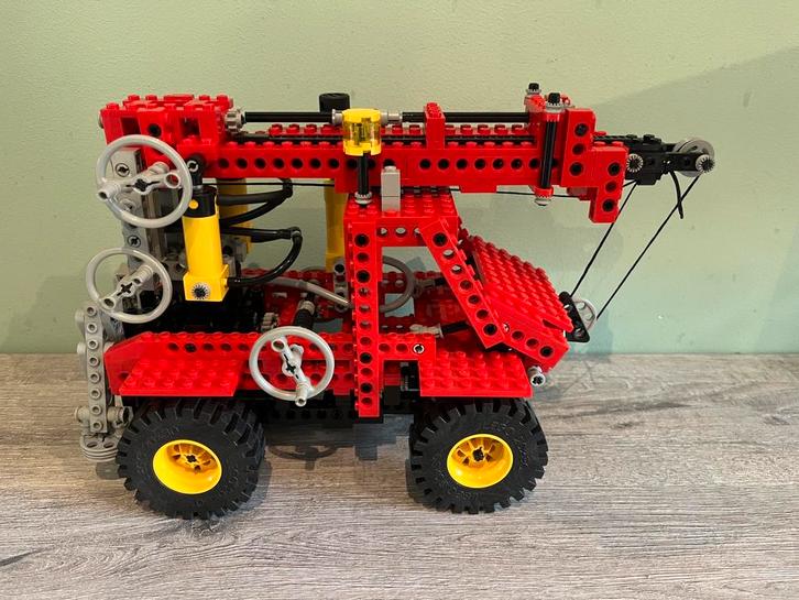 Lego 8854 technic pneumatic power crane met instructie, Kinderen en Baby's, Speelgoed | Duplo en Lego, Zo goed als nieuw, Ophalen of Verzenden