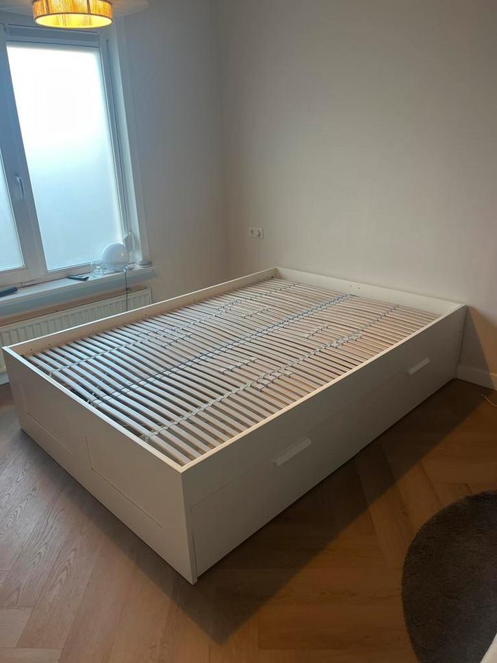 Bedframe Brimnes (IKEA), Huis en Inrichting, Slaapkamer | Bedden, Zo goed als nieuw, Twijfelaar, 140 cm, 200 cm, Hout, Wit, Ophalen