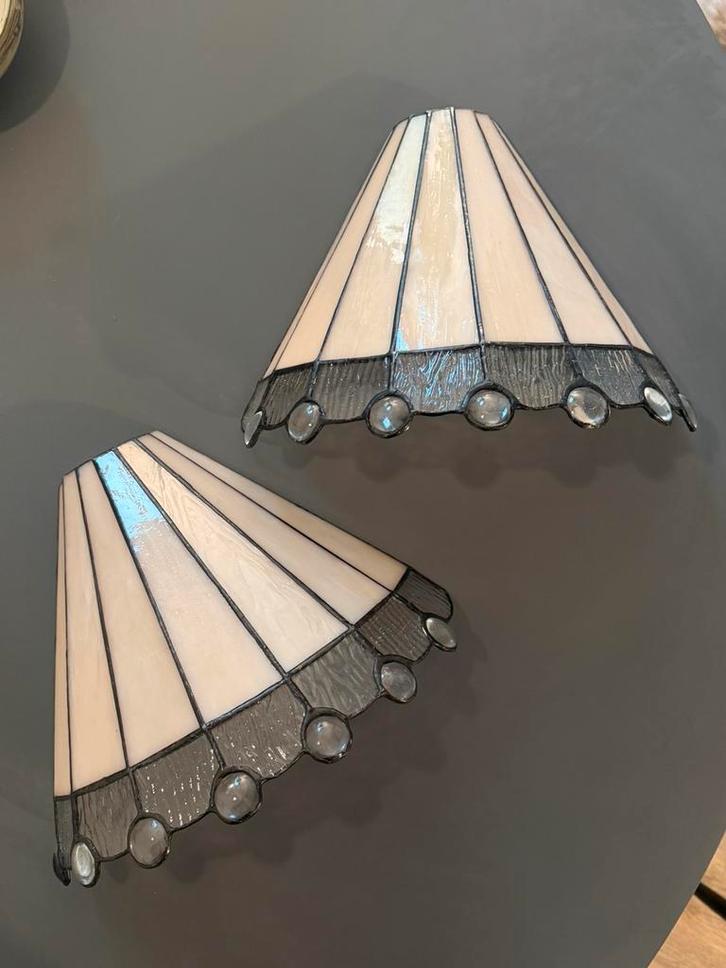 Set Tiffany stijl wandlampen | Handgemaakt glas in lood, Huis en Inrichting, Lampen | Wandlampen, Zo goed als nieuw, Glas, Ophalen of Verzenden