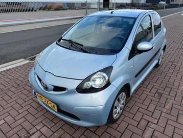 Toyota Aygo 1.0-12V + /Airco/5 drs/Elek.ramen/Nieuwe APK beschikbaar voor biedingen