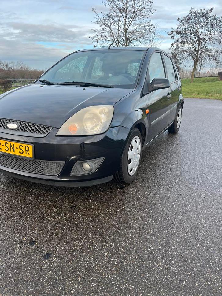 Ford Fiësta 1.3 8V 5DR 2006 Zwart NAP leuke beginners auto, Auto's, Ford, Particulier, Fiësta, Airbags, Airconditioning, Centrale vergrendeling
